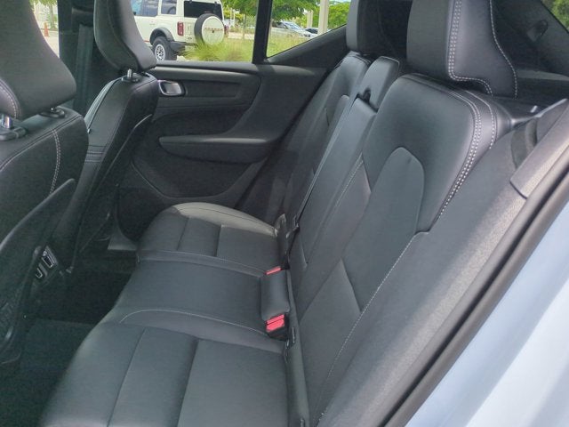 2024 Volvo XC40 Plus Dark Theme