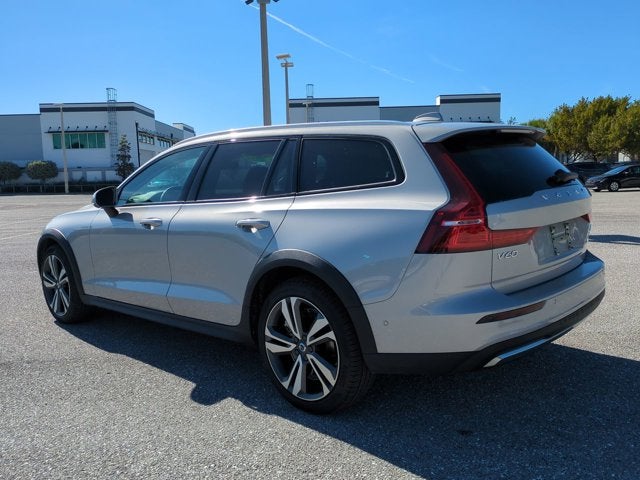 2025 Volvo V60 Cross Country Plus