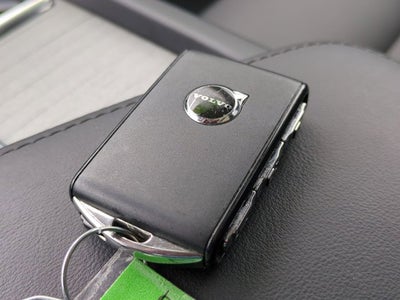 2025 Volvo XC60 Plus