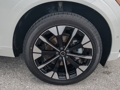 2026 Volvo XC60 Plus