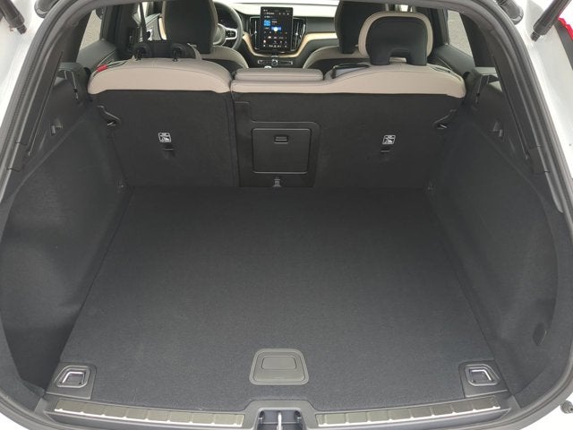 2026 Volvo XC60 Plus