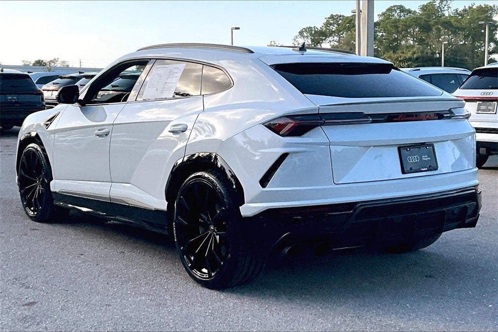 2020 Lamborghini Urus Base