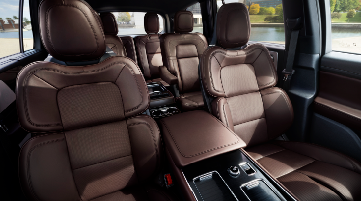 The cabin of the 2025 Lincoln Aviator® SUV is shown with black and brown accents. | Gary Yeomans Lincoln in Daytona Beach FL
