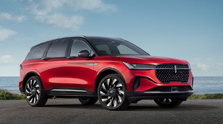 A 2025 Lincoln Nautilus® Reserve model is shown with the stylish available Jet Appearance Package. | Gary Yeomans Lincoln in Daytona Beach FL