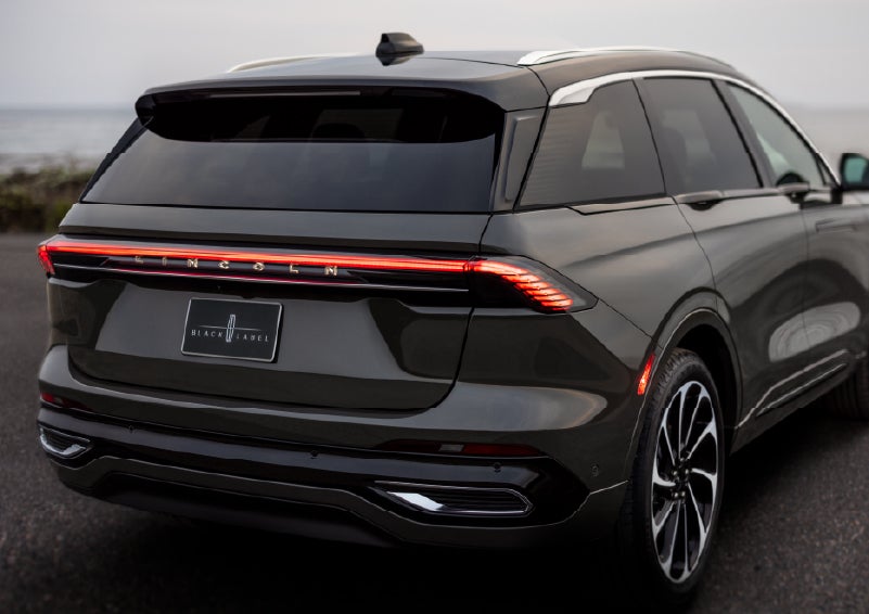 The rear of a 2026 Lincoln Black Label™ Nautilus® SUV displays full LED rear lighting. | Gary Yeomans Lincoln in Daytona Beach FL