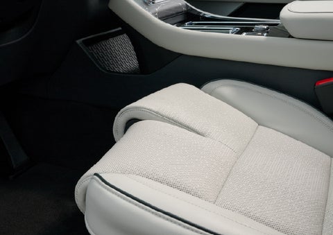 The front passenger Perfect Position seat is shown with the thigh extender adjusted.| Gary Yeomans Lincoln in Daytona Beach FL